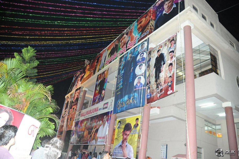 Srimanthudu-Movie-Hungama